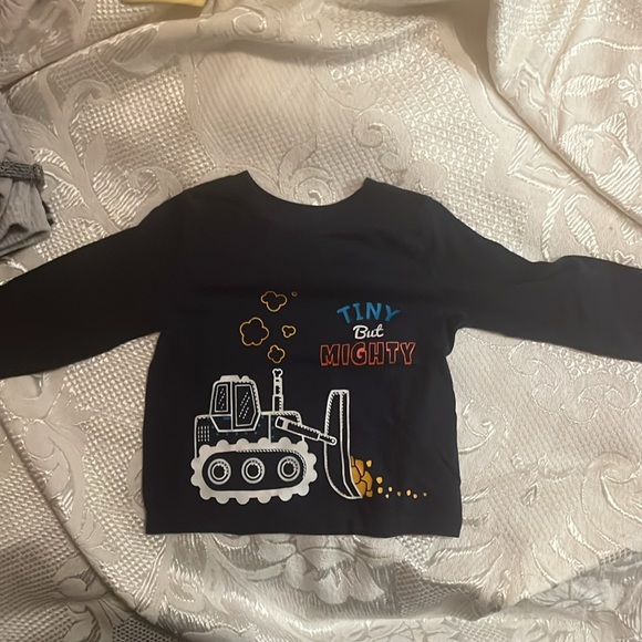 Selling boys shirts never used some with tags - Picture 3 of 4